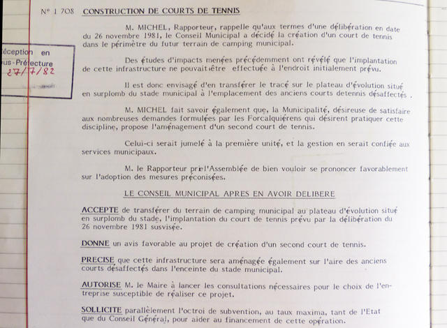 Délibération du Conseil municipal de Forcalquier pur la création du club de tennis le 26 novembre 1981